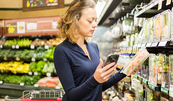 woman grocery shopping
